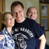Татьяна Бабенкова, Илья Куликов и Сергей Бурунов на съемках сериала Полицейский с Рублевки Татьяна Бабенкова, Илья Куликов и Сергей Бурунов на съемках сериала Полицейский с Рублевки