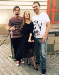 Татьяна Бабенкова, Илья Куликов и Александр Петров после съемок сериала Полицейский с Рублевки Татьяна Бабенкова, Илья Куликов и Александр Петров после съемок сериала Полицейский с Рублевки