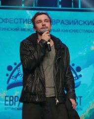 Александр Петров и Асмус Кристина на сцена кинофестиваля Евразийский мост