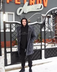 Александр Петров около своего бутик-отеля Petrov Avenue