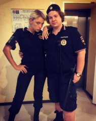 Анастасия Ивлеева и Комаров в сериале Туристическая полиция (2019) на izmailov.TV Анастасия Ивлеева и Комаров в сериале Туристическая полиция (2019) на izmailov.TV