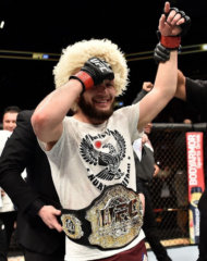 Фото Хабиба Нурмагомедова с поясом чемпиона UFC на izmailov.TV Фото Хабиба Нурмагомедова с поясом чемпиона UFC на izmailov.TV