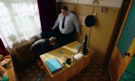 Гриша ловит покемона в кабинете Мухича