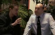 Гриша загадывает Яковлеву автомобильную загадку